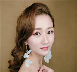 青岛最好新娘化妆培训学校之一《经典侧批》