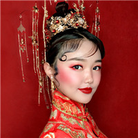 青岛化妆培训婚礼课堂—秀禾服和龙凤褂有什么区别？