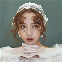 青岛化妆培训学校曼雅娜课堂——腮红的不同画法