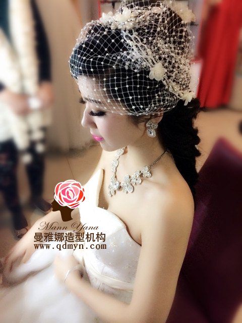 青岛新娘跟妆师，曼雅娜俏新娘系列作品