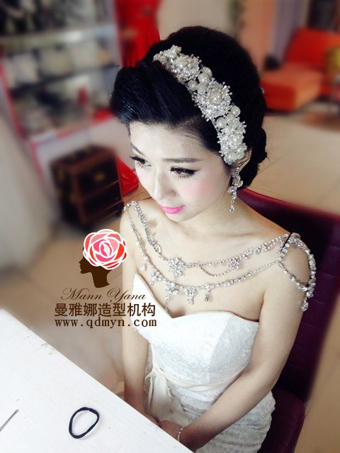 青岛新娘化妆，曼雅娜见证最美新娘蜕变