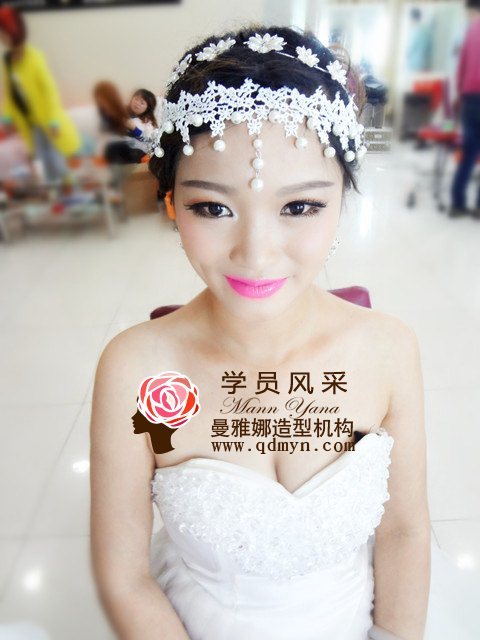 青岛化妆学校-新娘跟妆妆后照