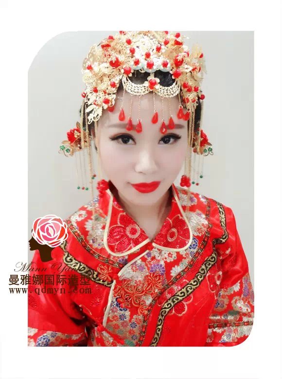 青岛新娘跟妆中式婚礼-曼雅娜品牌打造