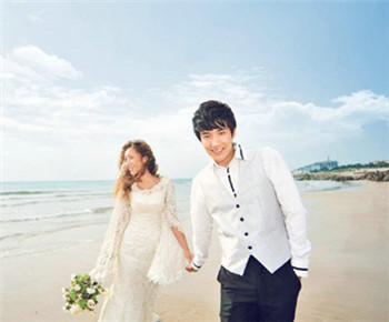 青岛新娘跟妆★青岛租婚纱第一品牌曼雅娜造型新娘跟妆实战作品