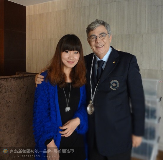 曼雅娜孙董云子老师和高端国际人物合影