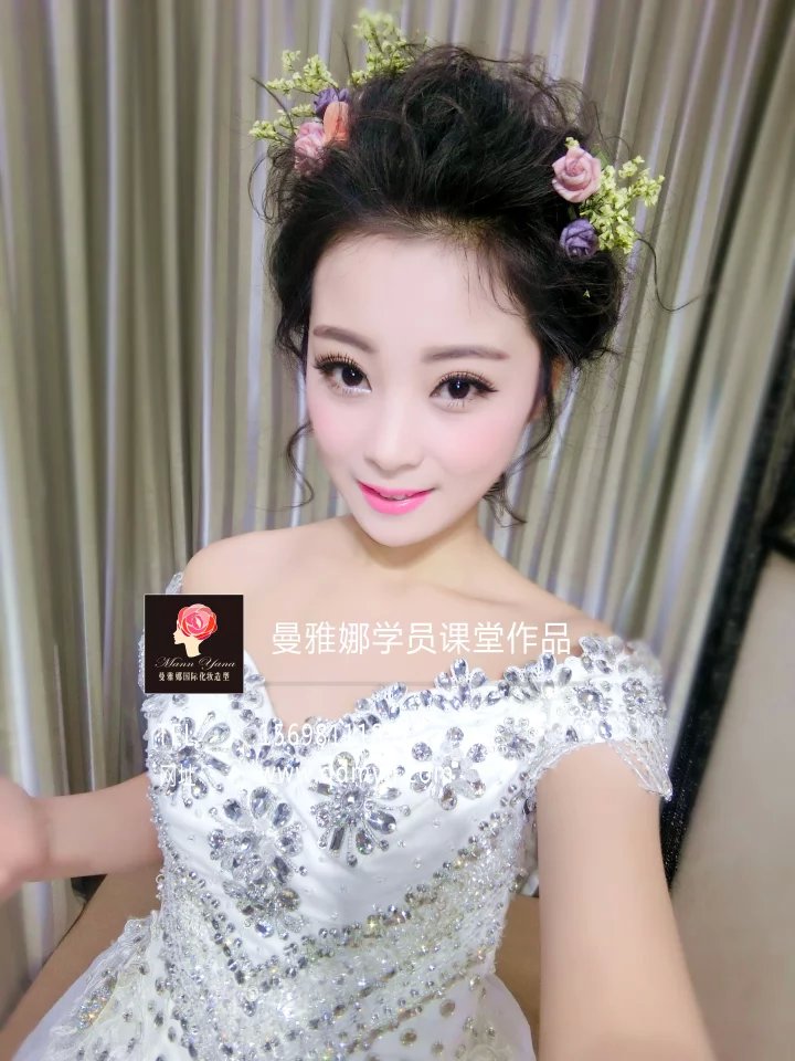 ������ѧԱ�����οտ�������Ů��������