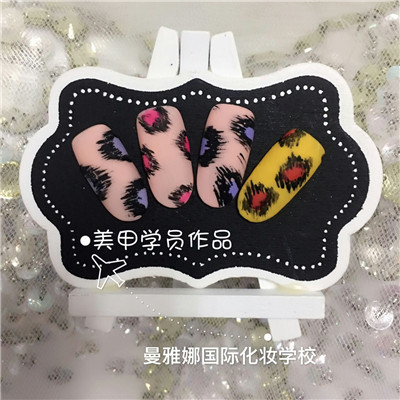 青岛化妆学校美甲培训班